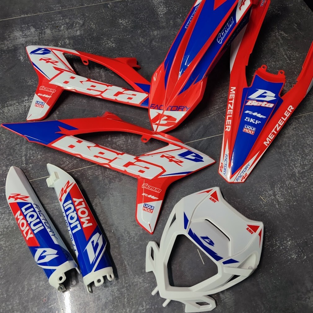 Plastics + Graphics Beta RR 2020 2021 2022 Factory Replica decals applied