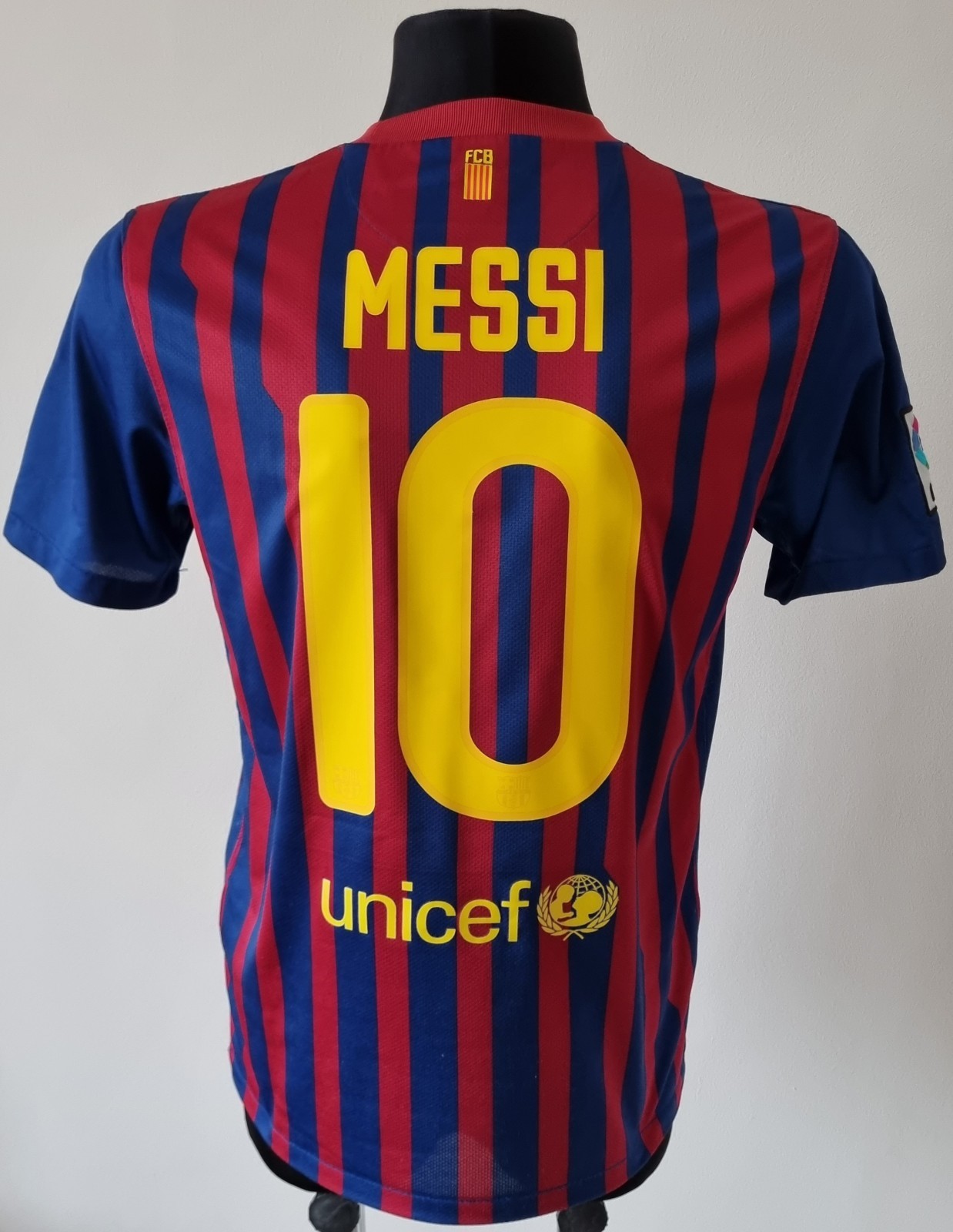 Barcelona 2011-2012 Home football Nike shirt #10 Messi size Medium
