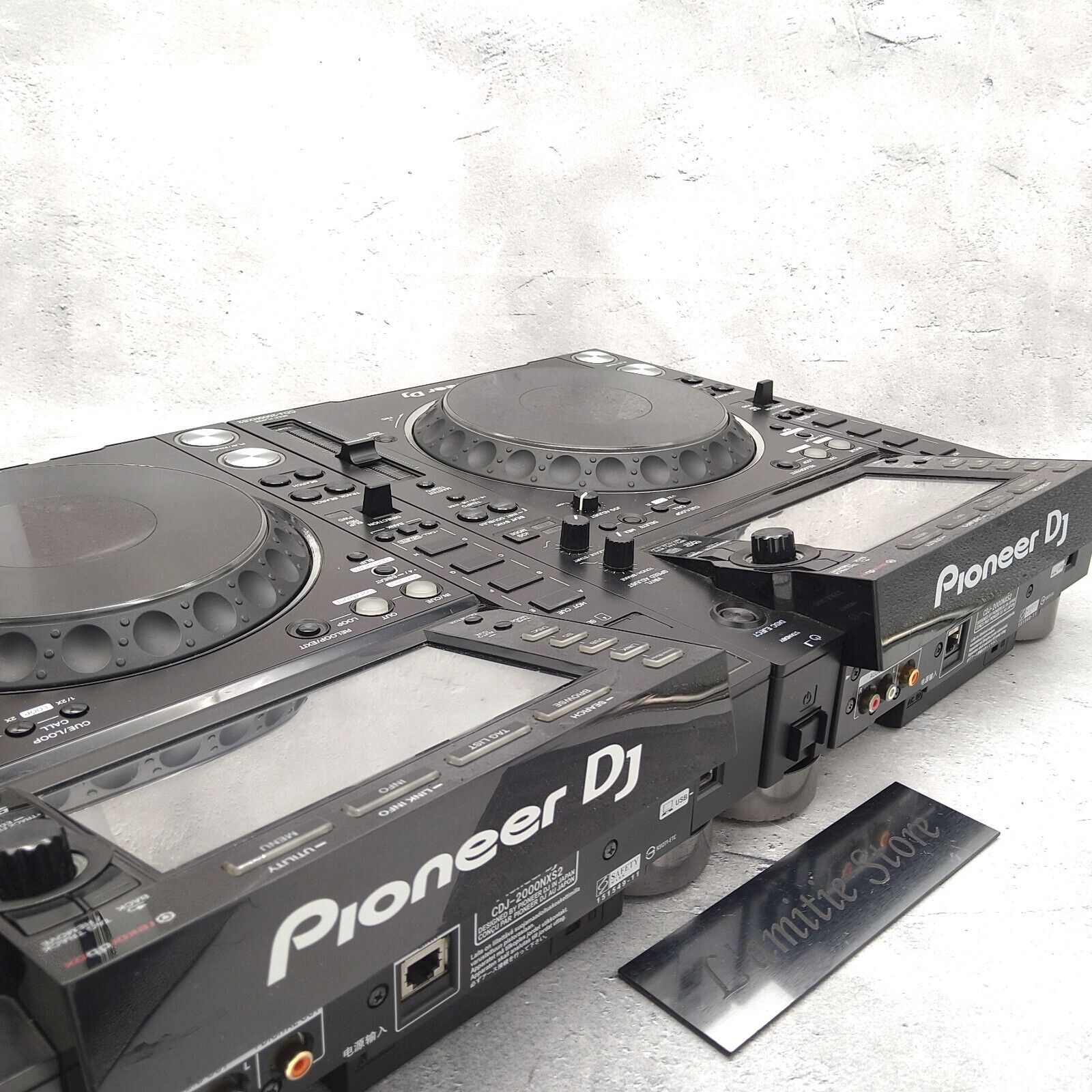 Pair 2x Pioneer DJ CDJ-2000NXS2 110-240V CDJ2000NXS2 2000