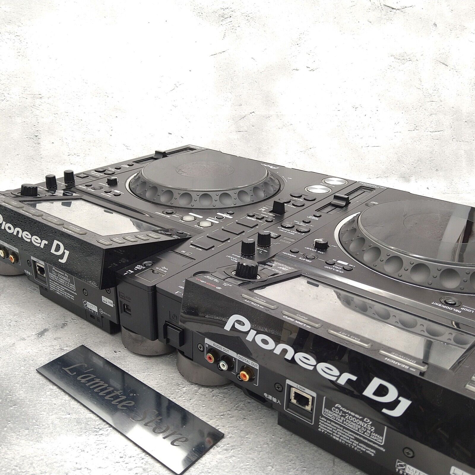 Pair 2x Pioneer DJ CDJ-2000NXS2 110-240V CDJ2000NXS2 2000