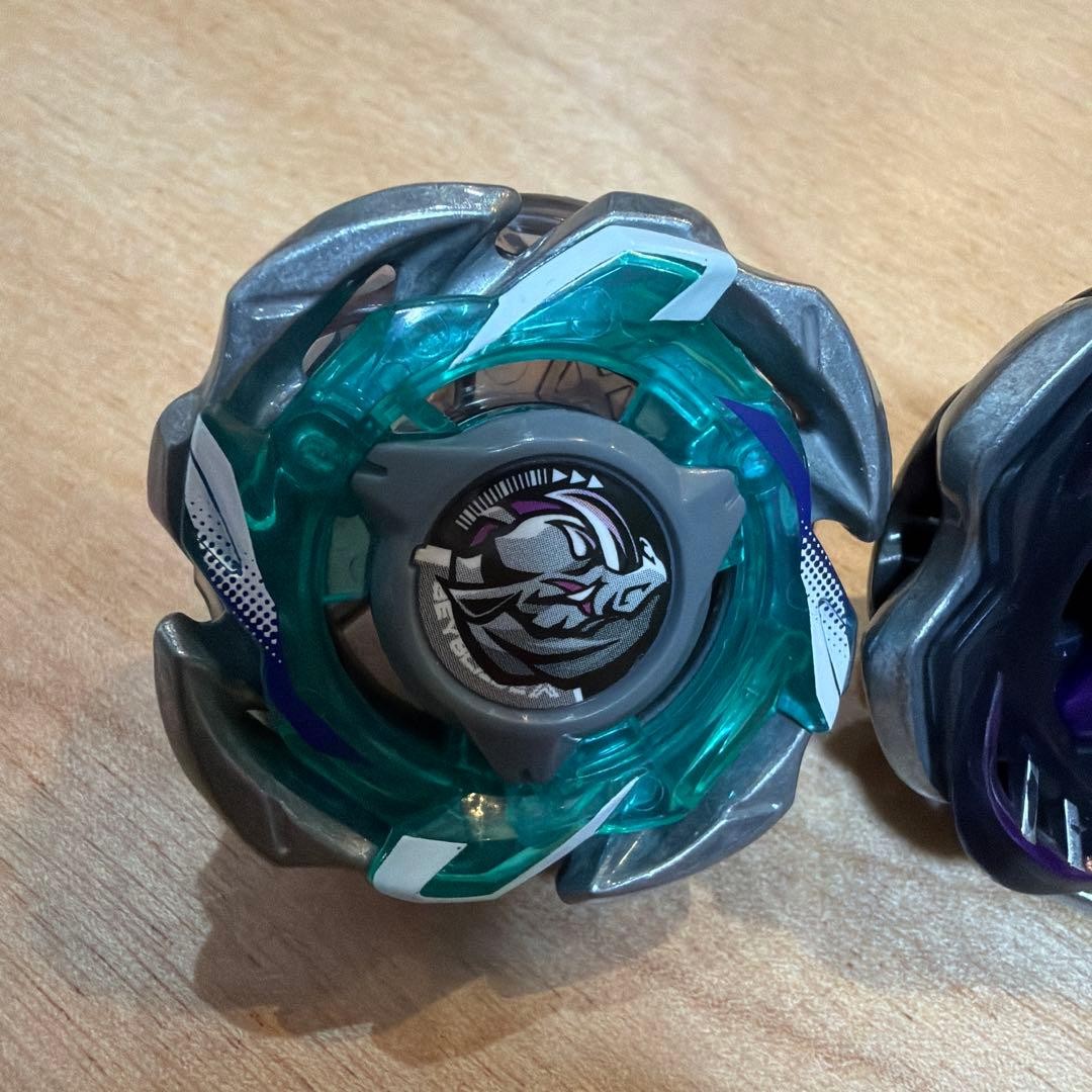 BEYBLADE PERSEUS DARK B6-80W Rhino Reaper C4-55D EUR 65,45 - PicClick ES