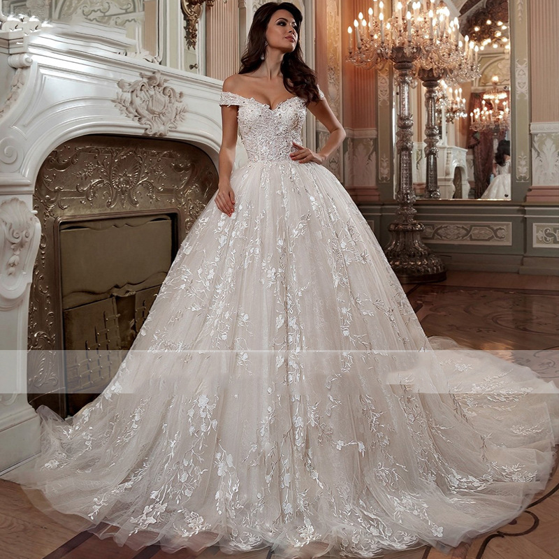 Abito da sposa piccolo semplice stile francese sposa a strascico stile Mori spalle scoperte - Foto 10 di 16