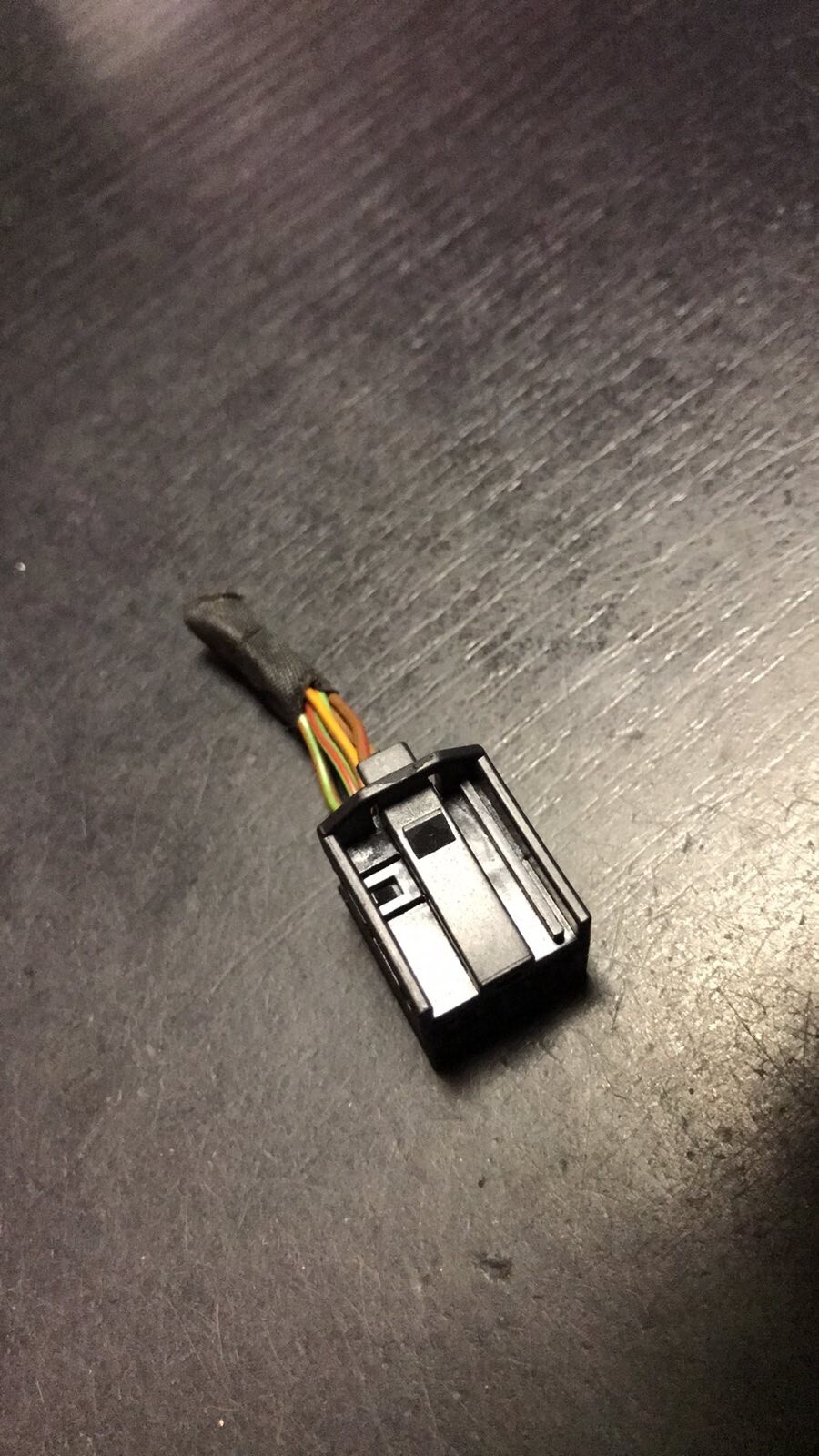 Fiche faisceau 4 pôles 4D0972623 pour Audi Seat Skoda Volkswagen | VAG