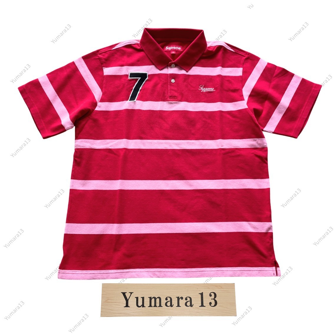 ウェア Supreme Cursive Polo \"Red Stripe\" Supreme Cursive Polo (SS25) - $110