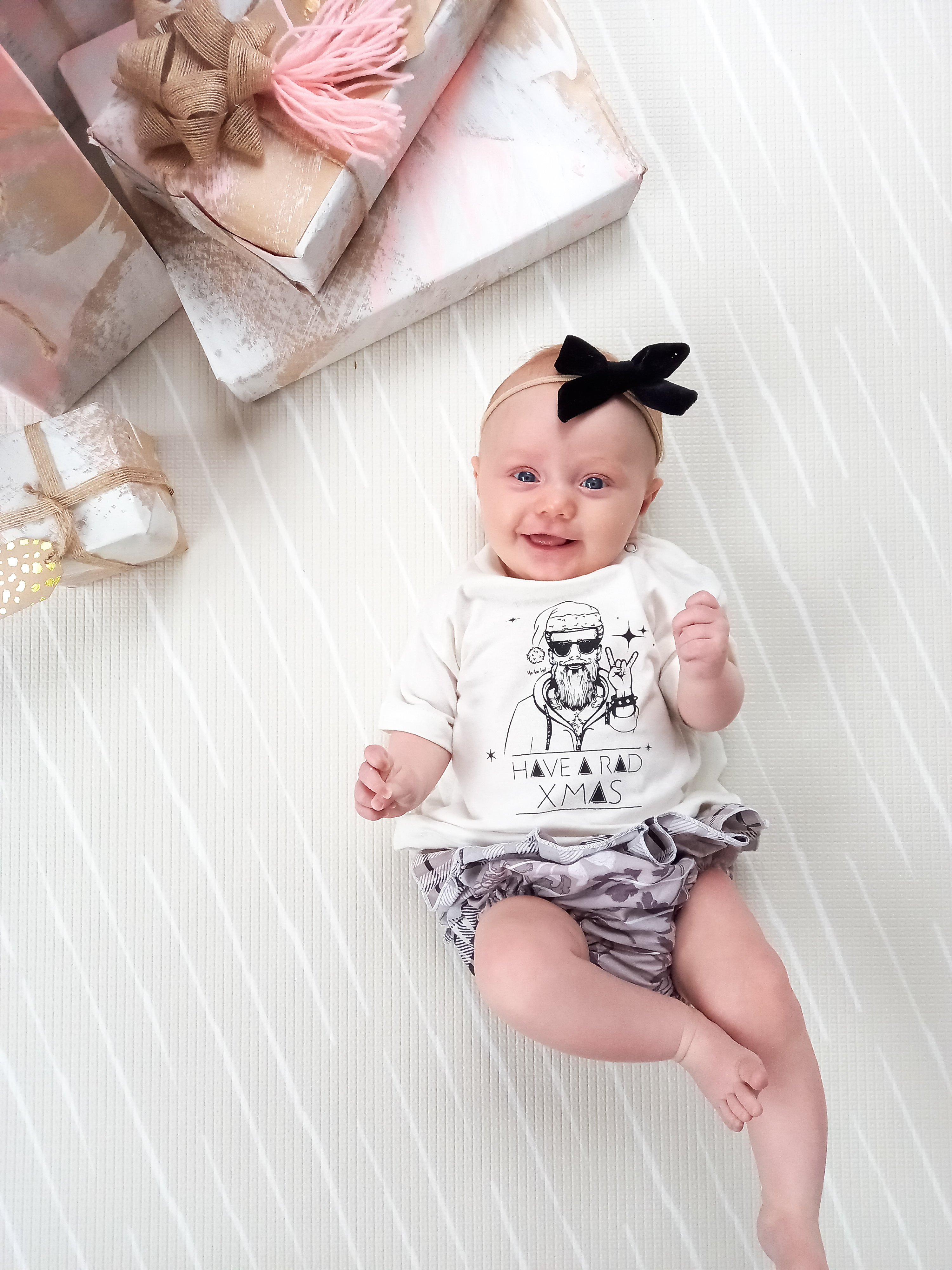 Have A Rad Xmas Tee White Black & Cream Unisex Christmas Baby/Kids T-shirt - Picture 3 of 6