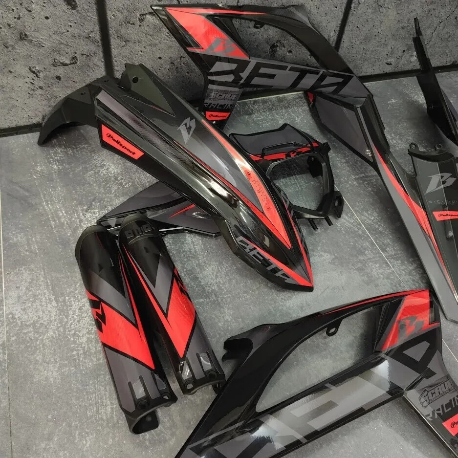 Plastics + Graphics Beta RR 2020 2021 2022 decals applied